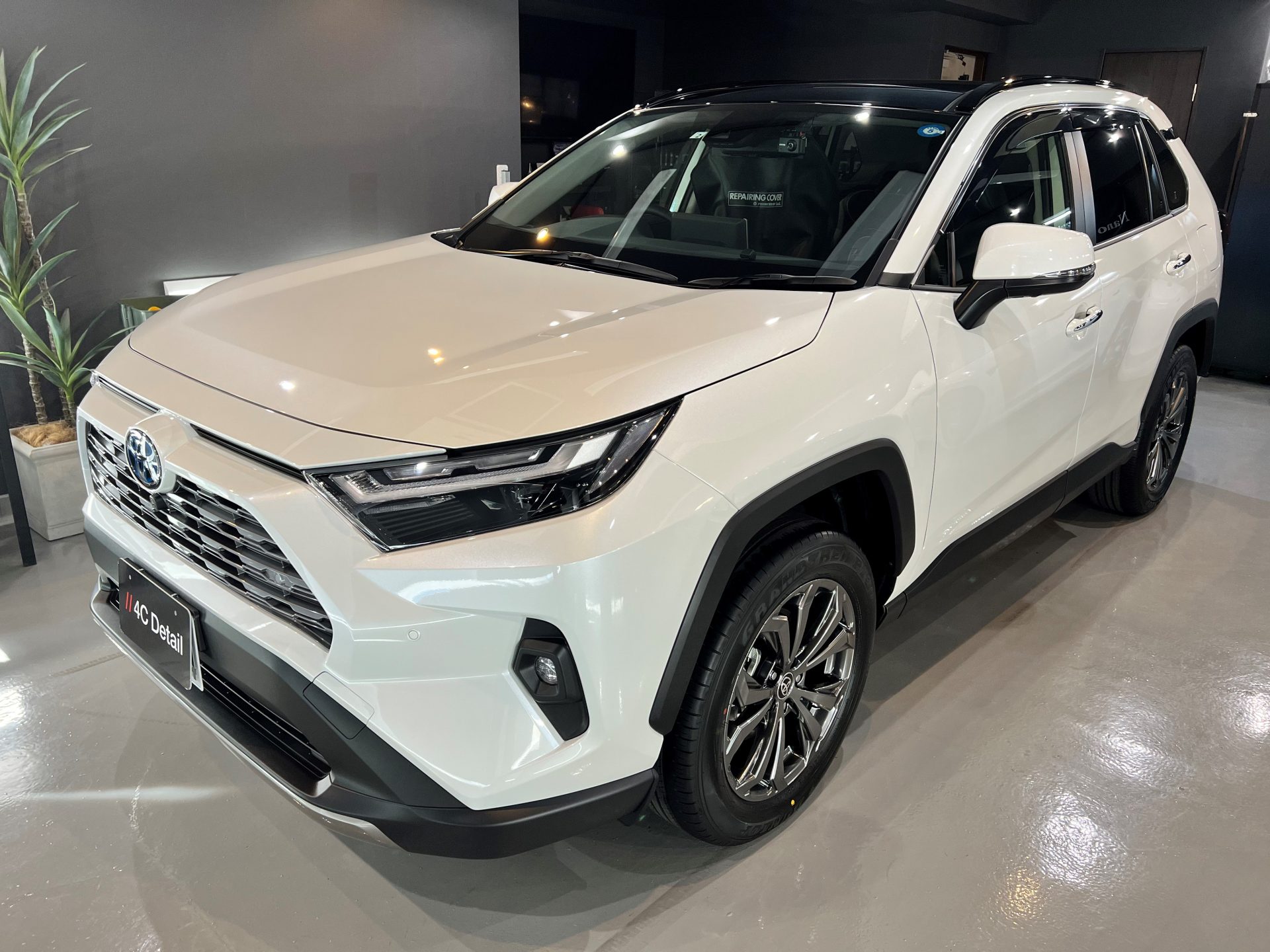 TOYOTA RAV4 新車 プレミアムガラスコーティング施工他オプションコーティング　横浜市保土ヶ谷区